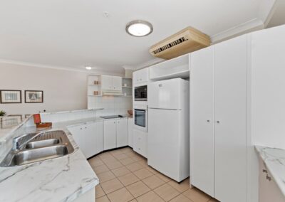 3 Bedroom Accommodation Townsville kitchen