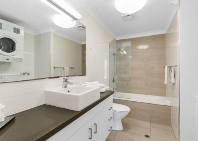 2 Bedroom Accommodation Townsville 2 bathroom